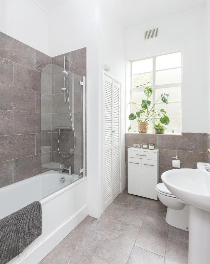 Chic 1 Bedroom Apartment In Bloomsbury, Sleeps 4 Londres Exterior foto